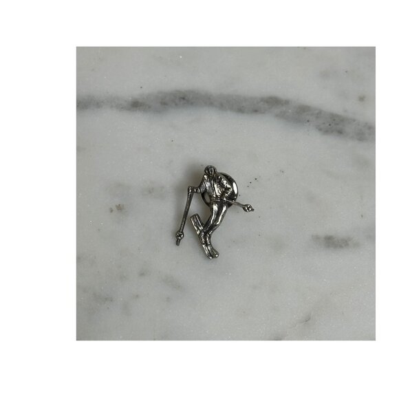 Vintage Silver Plated Skiing Lapel Pin Winter Sports Collectible Ski Pin Badge - Picture 3 of 4